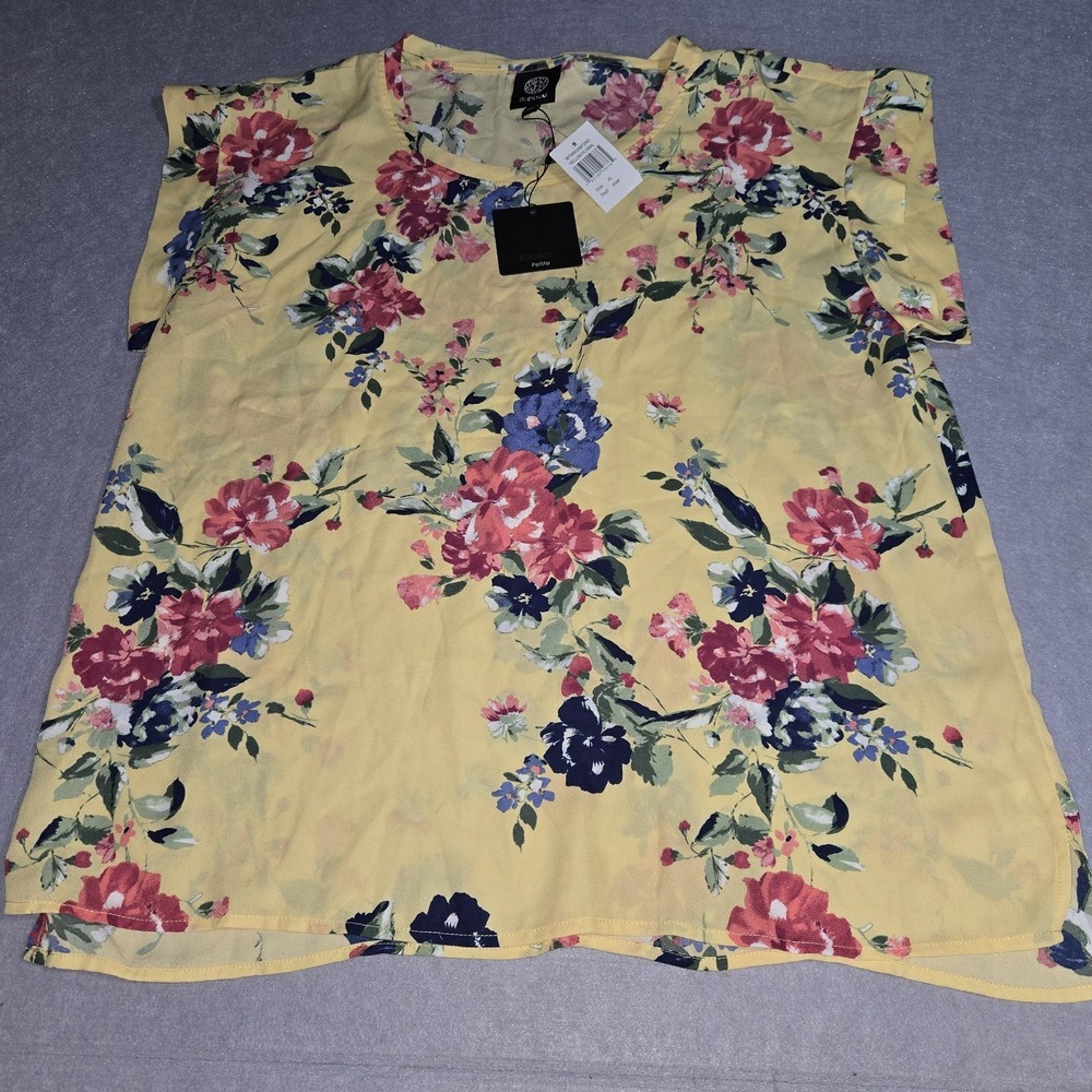 Bobeau Womens Top Size XL Petite Pullover V-neck Floral Cap Sleeves NWT